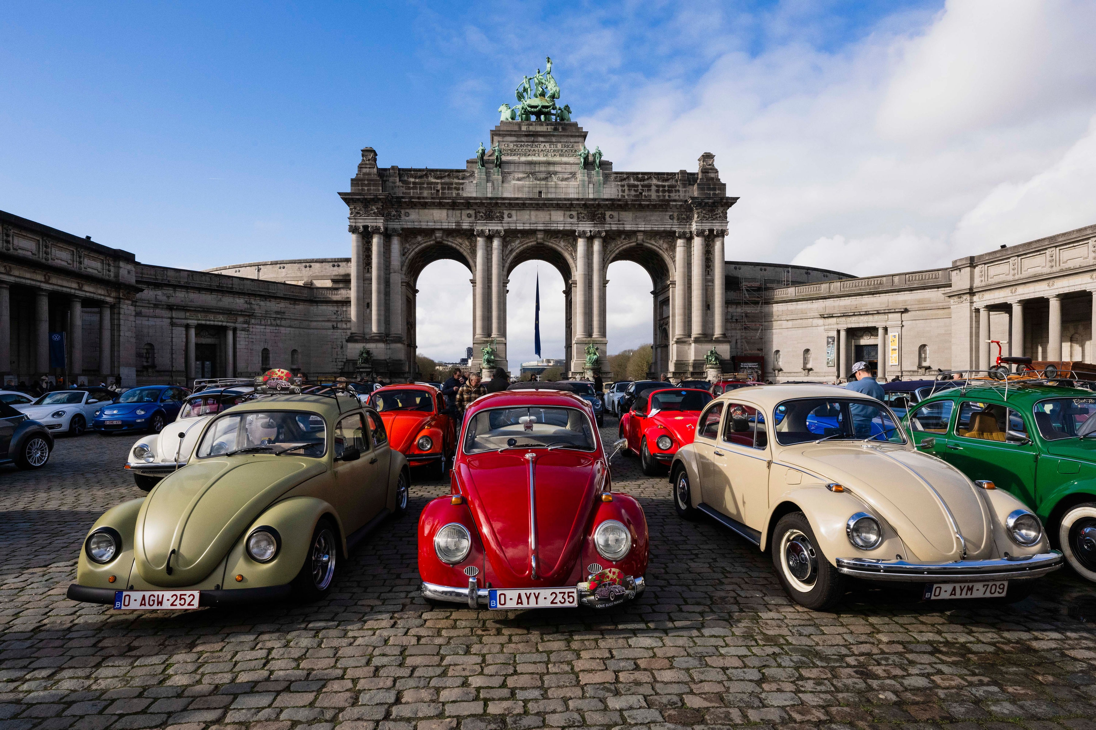 Love Bugs Parade 2024 PRYZM 403