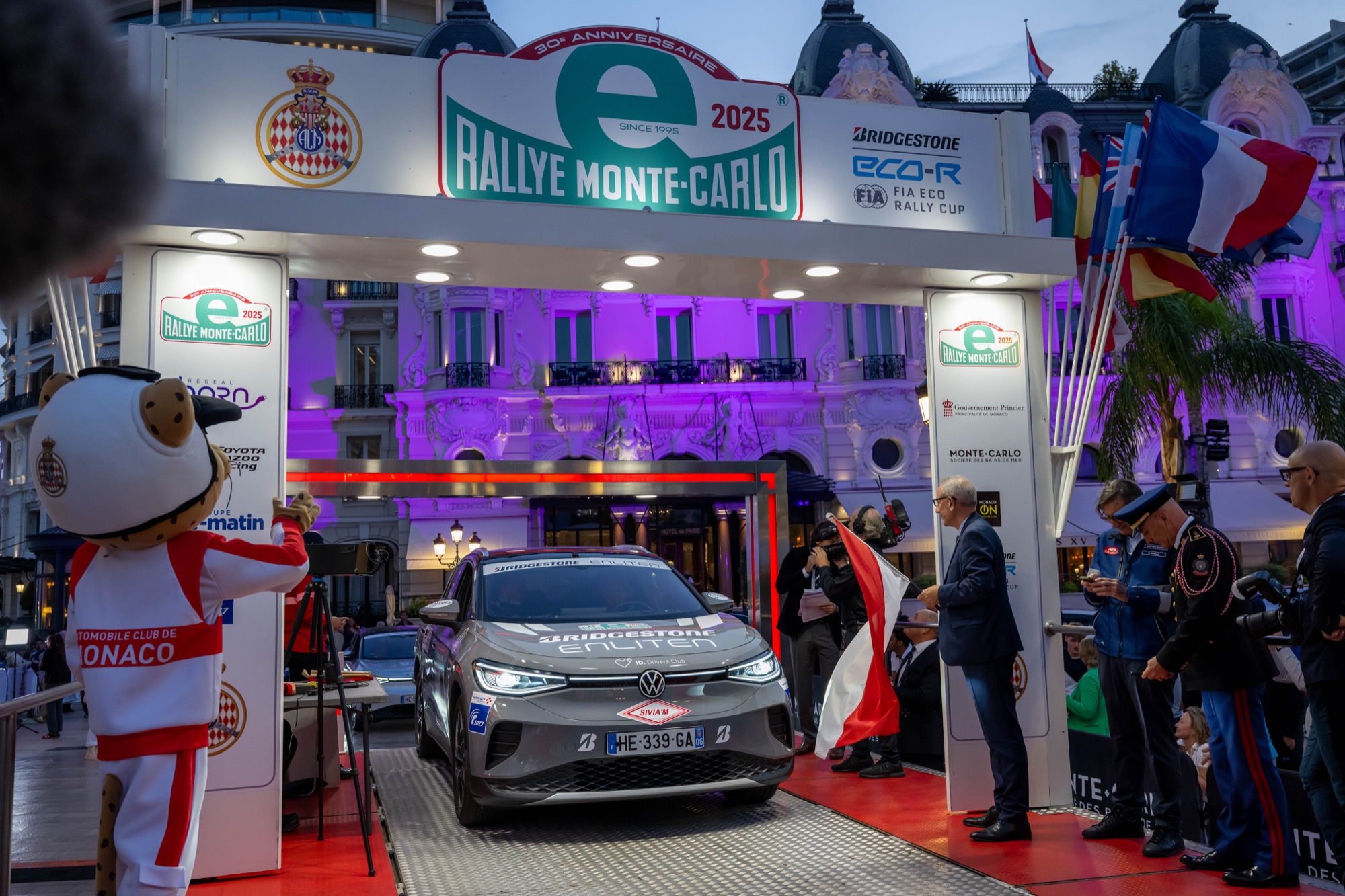 21 MODENA RICHARDSON Copyright ACM Follete