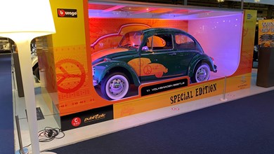 Autoworld Bburago Kever Low